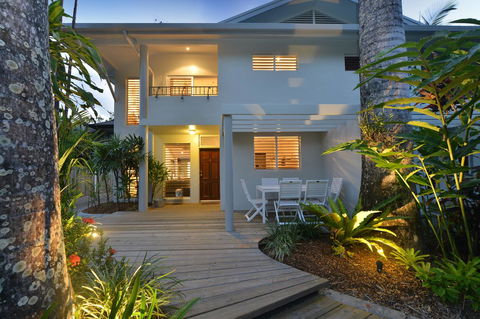 [ ANDY'S BEACH HOUSE ] - Hervey Bay Accommodation 6