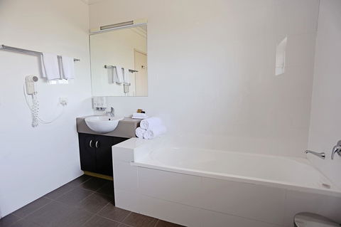 Drovers Motor Inn - Tourism Hervey Bay 12