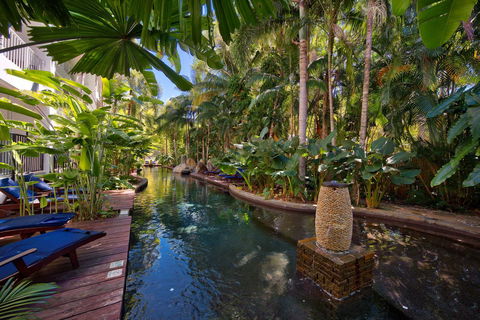 Palm Cove Paradise - Couples Spa Beach Getaway - Tourism Hervey Bay 14