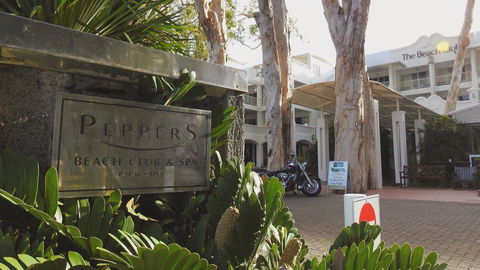 Palm Cove Paradise - Couples Spa Beach Getaway - Tourism Hervey Bay 2