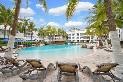 Palm Cove Paradise - Couples Spa Beach Getaway - Tourism Hervey Bay 15