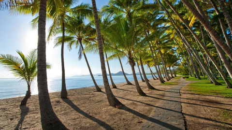 Palm Cove Paradise - Couples Spa Beach Getaway - Tourism Hervey Bay 24