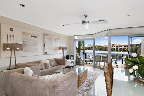 Skippers Cove Waterfront Resort - Hervey Bay Accommodation 5