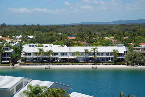 Skippers Cove Waterfront Resort - Hervey Bay Accommodation 4