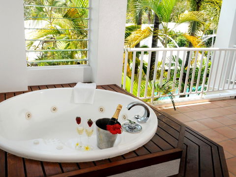The Reef House Adults Retreat - Enjoy 28 Complimentary Inclusions - Tourism Hervey Bay 16