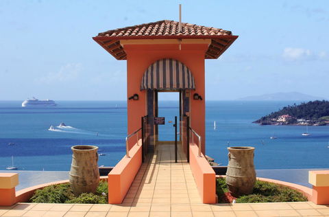 Martinique Whitsunday Resort - Hervey Bay Accommodation 1