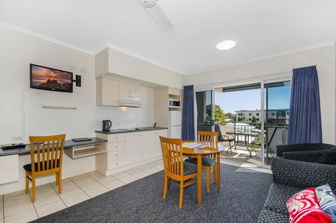Madison Ocean Breeze Apartments - Hervey Bay Accommodation 12