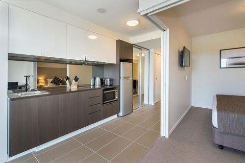 Empire Apartment Hotel Rockhampton - Hervey Bay Accommodation 19