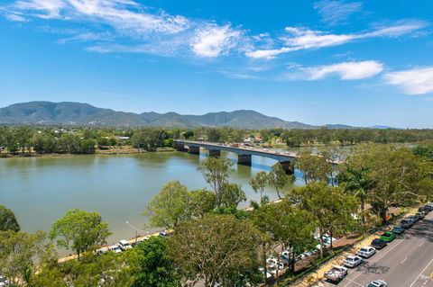 Empire Apartment Hotel Rockhampton - Hervey Bay Accommodation 36