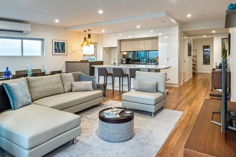Empire Apartment Hotel Rockhampton - Hervey Bay Accommodation 9