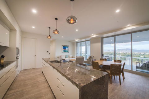 Empire Apartment Hotel Rockhampton - Hervey Bay Accommodation 3