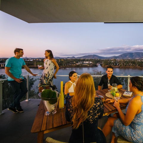 Empire Apartment Hotel Rockhampton - Hervey Bay Accommodation 16