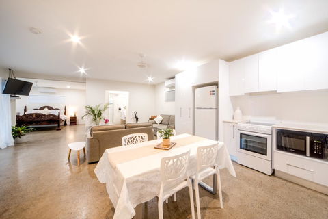 Whitsunday Luxury Homes - Hervey Bay Accommodation 10