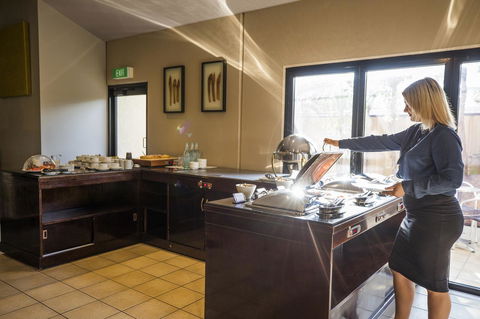 Emerald Maraboon Motor Inn - Hervey Bay Accommodation 19
