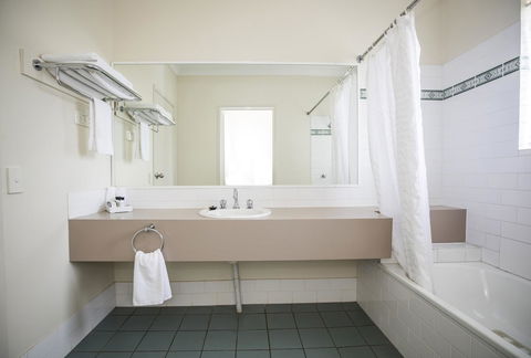 Emerald Maraboon Motor Inn - Hervey Bay Accommodation 25