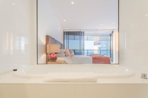 Oracle Resort Broadbeach - Gclr - Hervey Bay Accommodation 11