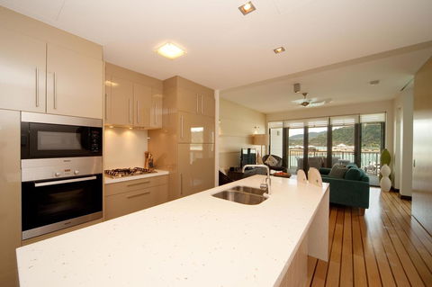 The Boathouse Apartments - Tourism Hervey Bay 11