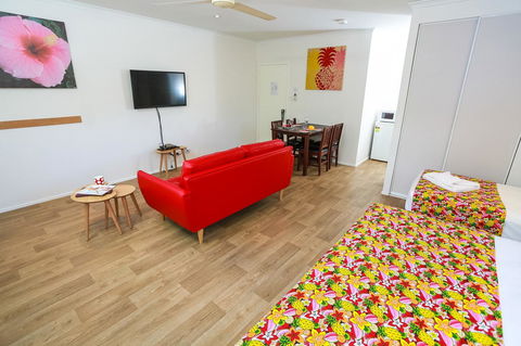 Port Douglas Motel - Hervey Bay Accommodation 7