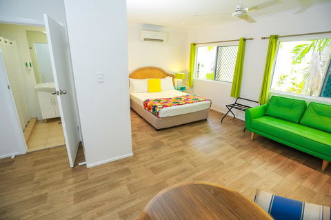 Port Douglas Motel - Hervey Bay Accommodation 11