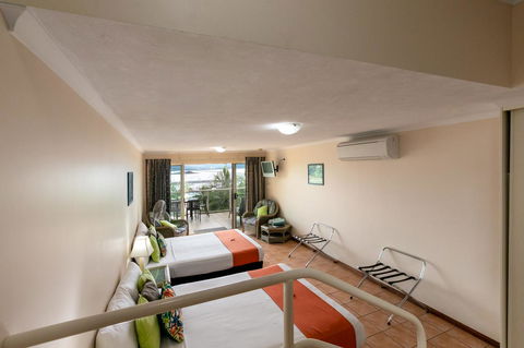 Sunlit Waters Studio Apartments - Hervey Bay Accommodation 24
