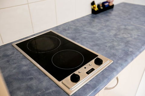 Sunlit Waters Studio Apartments - Hervey Bay Accommodation 35