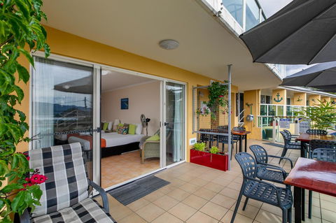 Sunlit Waters Studio Apartments - Hervey Bay Accommodation 31