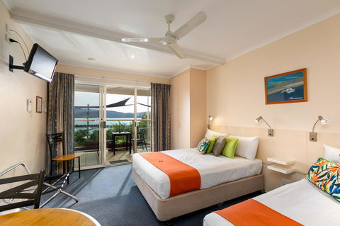 Sunlit Waters Studio Apartments - Hervey Bay Accommodation 19