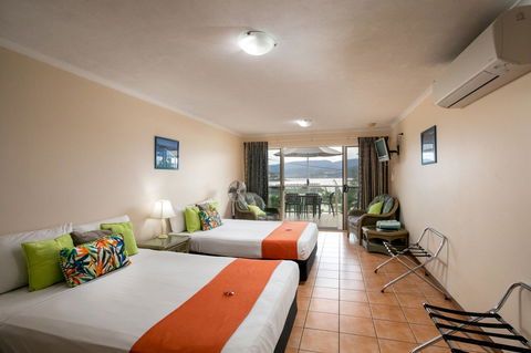 Sunlit Waters Studio Apartments - Hervey Bay Accommodation 23