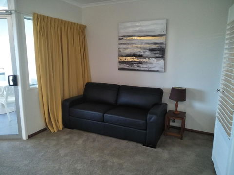 Airlie Seaview Apartments - Hervey Bay Accommodation 14