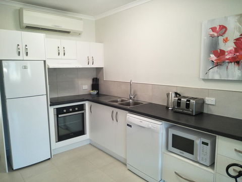 Airlie Seaview Apartments - Hervey Bay Accommodation 13