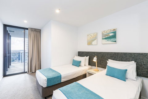 Boardwalk Burleigh Beach - Official - Hervey Bay Accommodation 10