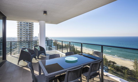 Boardwalk Burleigh Beach - Official - Hervey Bay Accommodation 12