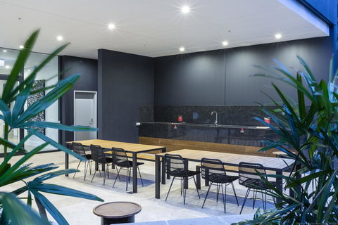 Boardwalk Burleigh Beach - Official - Hervey Bay Accommodation 16