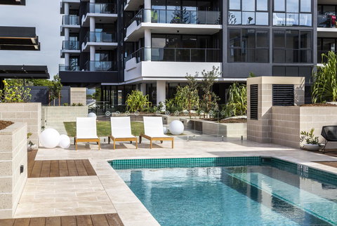 Boardwalk Burleigh Beach - Official - Hervey Bay Accommodation 3