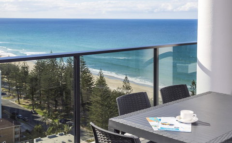 Boardwalk Burleigh Beach - Official - Hervey Bay Accommodation 20