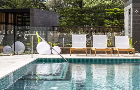 Boardwalk Burleigh Beach - Official - Hervey Bay Accommodation 25