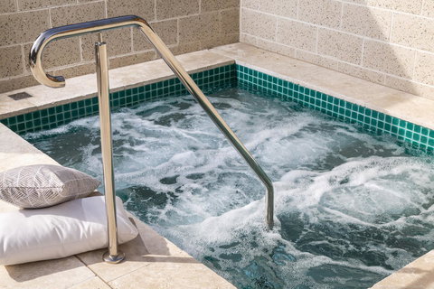 Boardwalk Burleigh Beach - Official - Hervey Bay Accommodation 18