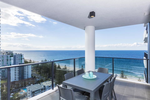 Boardwalk Burleigh Beach - Official - Hervey Bay Accommodation 22