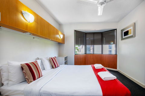 Tiki Hotel Apartments Surfers Paradise - Tourism Hervey Bay 1