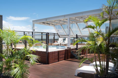 Tiki Hotel Apartments Surfers Paradise - Tourism Hervey Bay 0