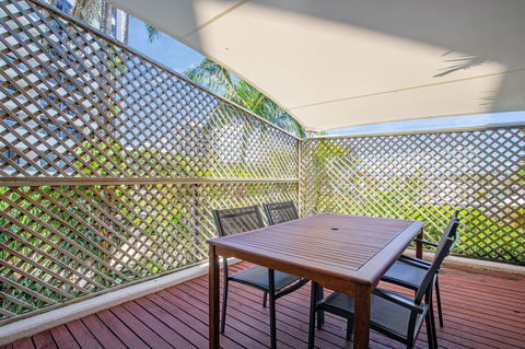 Tiki Hotel Apartments Surfers Paradise - Tourism Hervey Bay 10