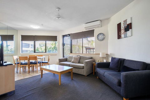 Tiki Hotel Apartments Surfers Paradise - Tourism Hervey Bay 3
