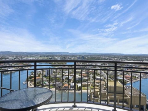 Beach Stay - Ocean & Riverview Resort Chevron Renaissance Central Surfers Paradise - Hervey Bay Accommodation 14