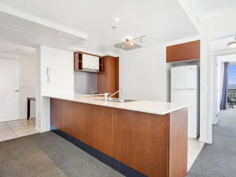 Beach Stay - Ocean & Riverview Resort Chevron Renaissance Central Surfers Paradise - Hervey Bay Accommodation 11