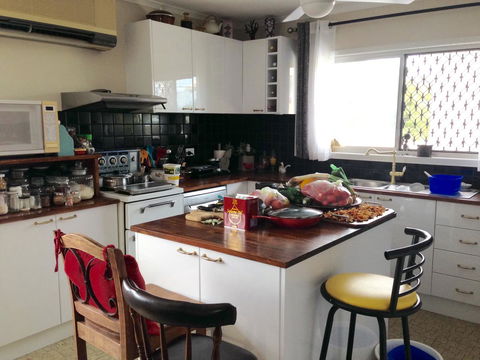 XYL Pets Friendly Seaside Boutique Guesthouse - Hervey Bay Accommodation 2