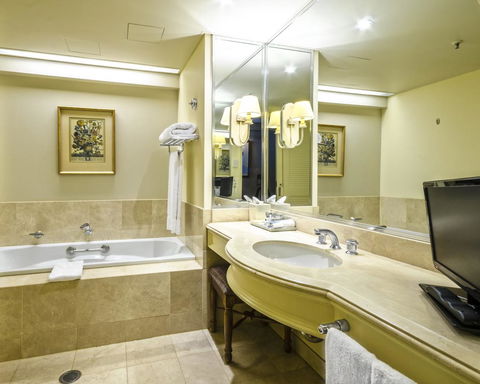 Stamford Plaza Brisbane - Hervey Bay Accommodation 10