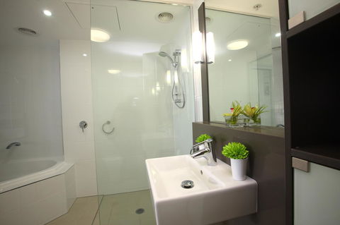 Monaco Caloundra - Hervey Bay Accommodation 35