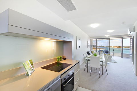 Monaco Caloundra - Hervey Bay Accommodation 23