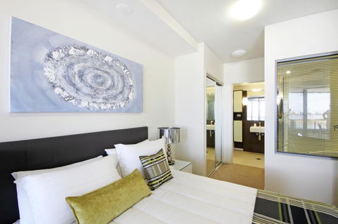 Monaco Caloundra - Hervey Bay Accommodation 28
