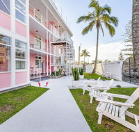 The Pink Hotel Coolangatta - Hervey Bay Accommodation